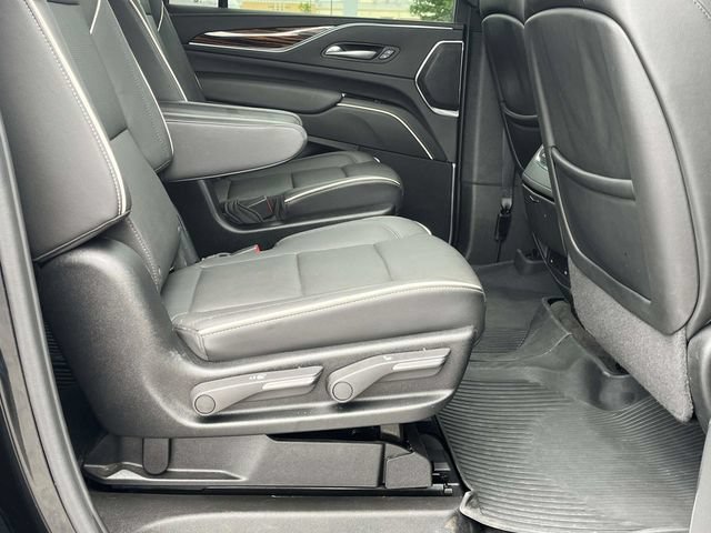 Used 2024 Cadillac Escalade ESV Premium Luxury AWD/4WD image 25