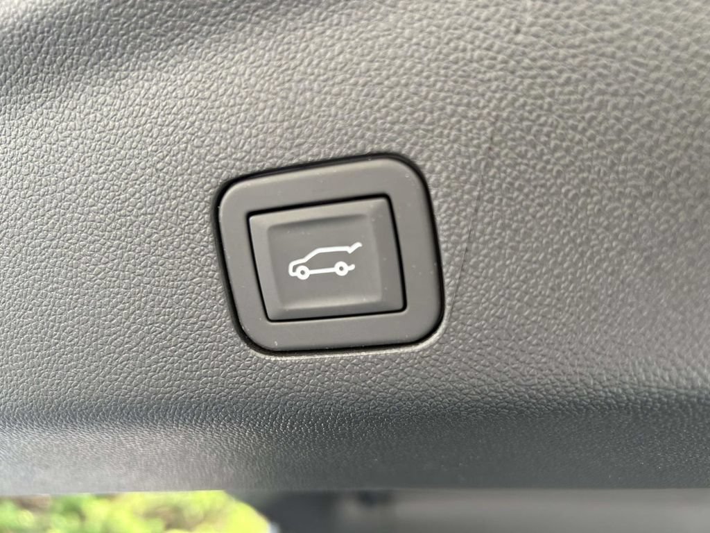 New 2026 Cadillac Escalade V AWD/4WD image 11