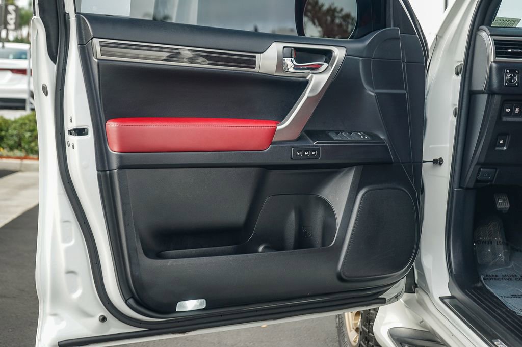 Used 2023 Lexus GX 460 Luxury w/ Sport Design Package image 22
