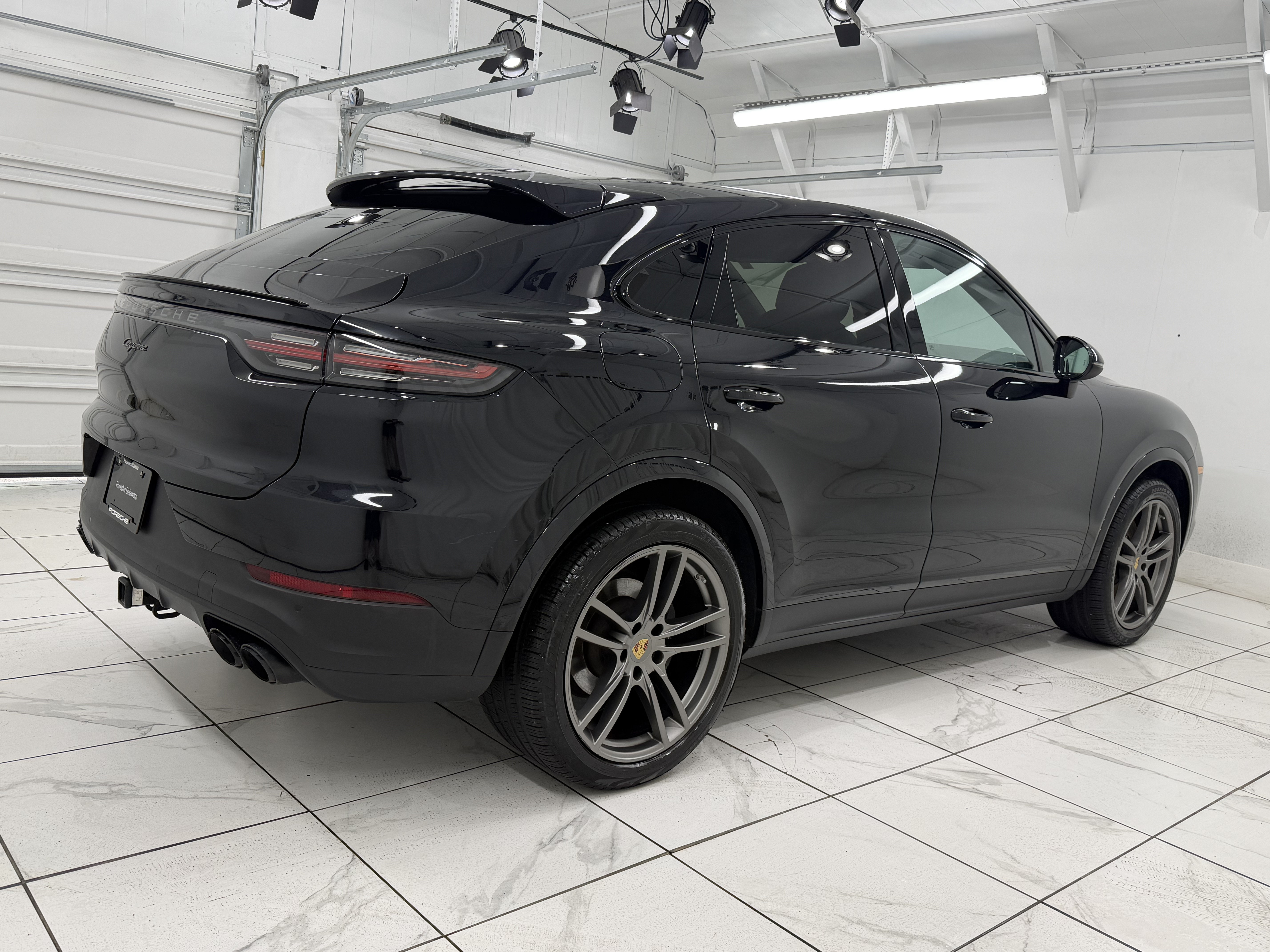 Certified 2022 Porsche Cayenne Platinum Edition AWD/4WD image 11