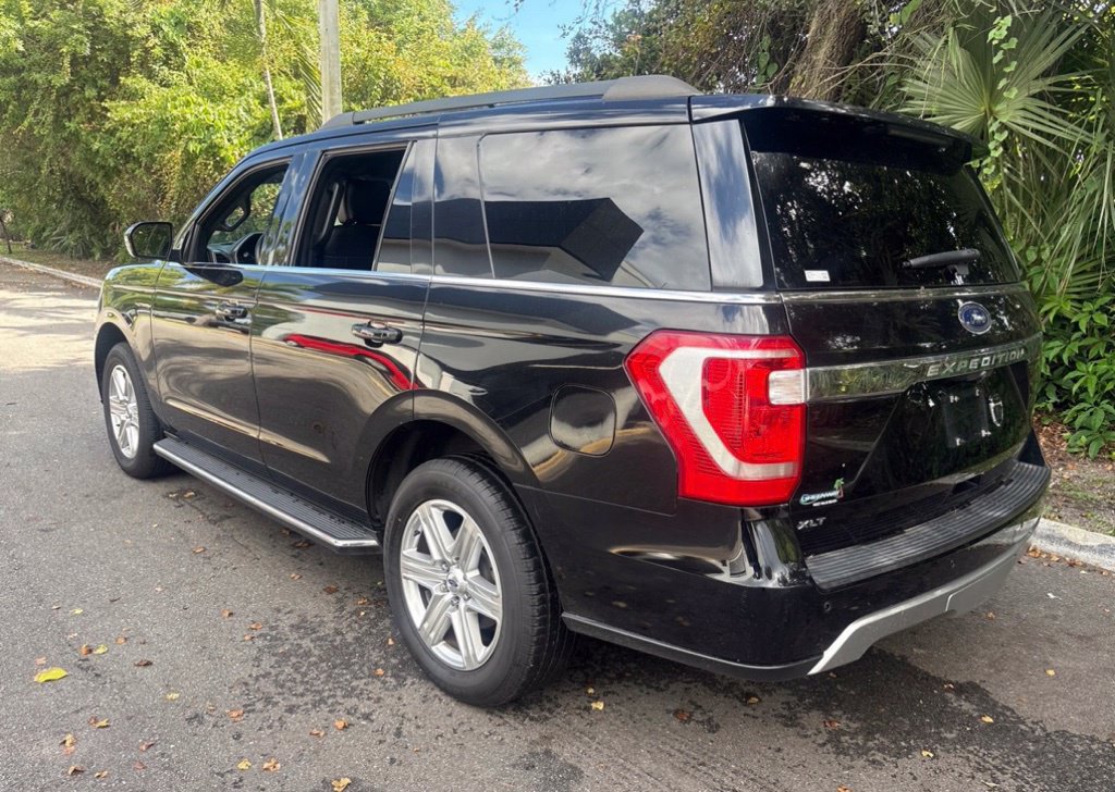 Used 2018 Ford Expedition XLT w/ Equipment Group 202A AWD/4WD image 7