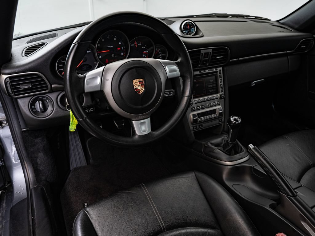 Used 2005 Porsche 911 Carrera RWD image 4