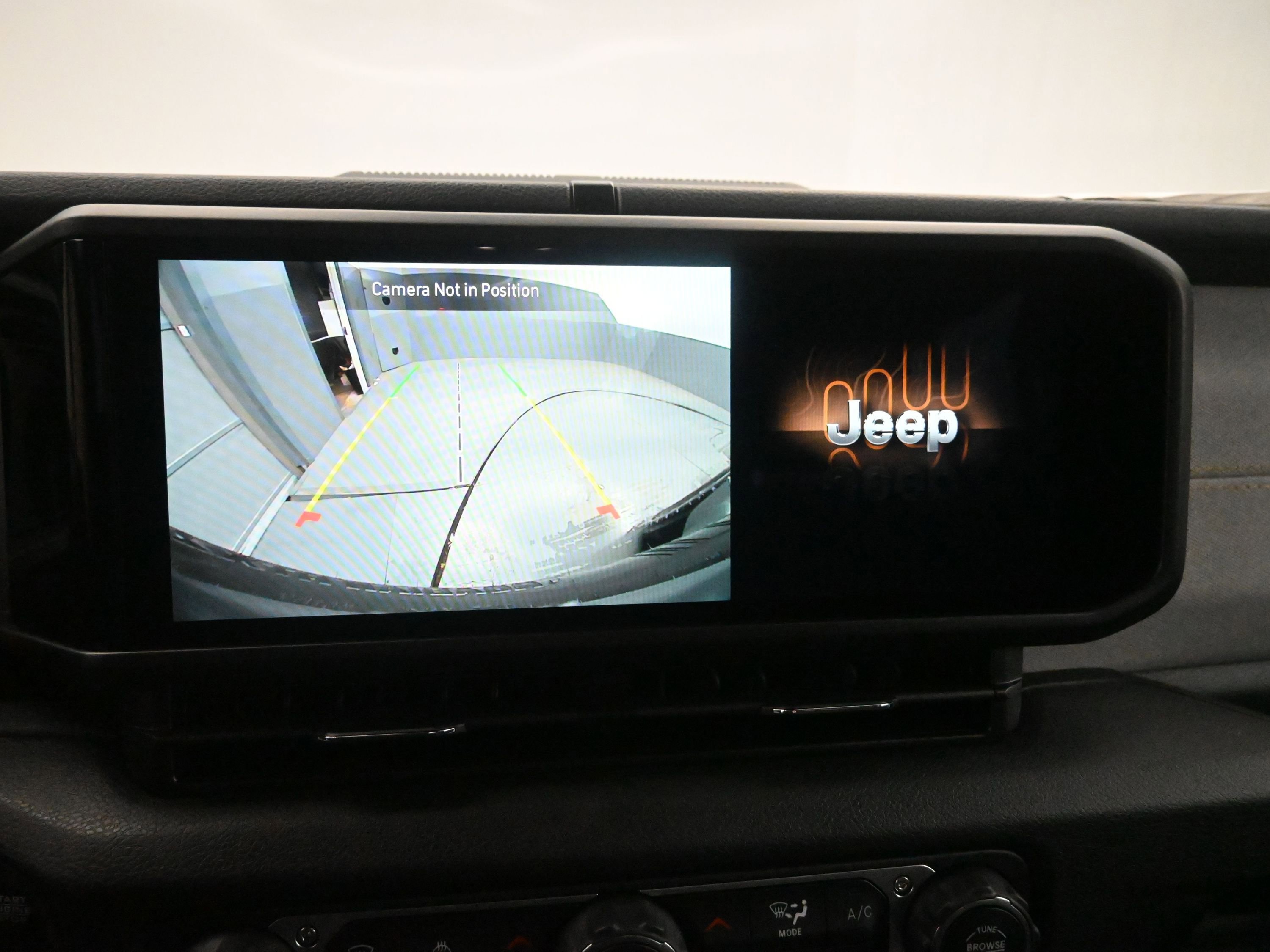 Used 2025 Jeep Wrangler Sport S image 19