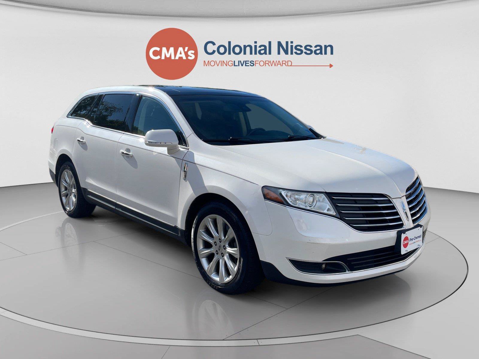 Used 2018 Lincoln MKT AWD image 7