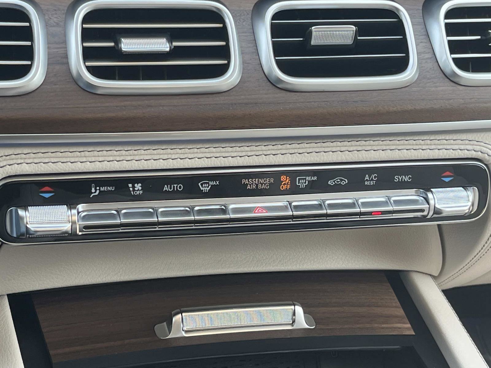 Certified 2025 Mercedes-Benz GLE 450 4MATIC image 32