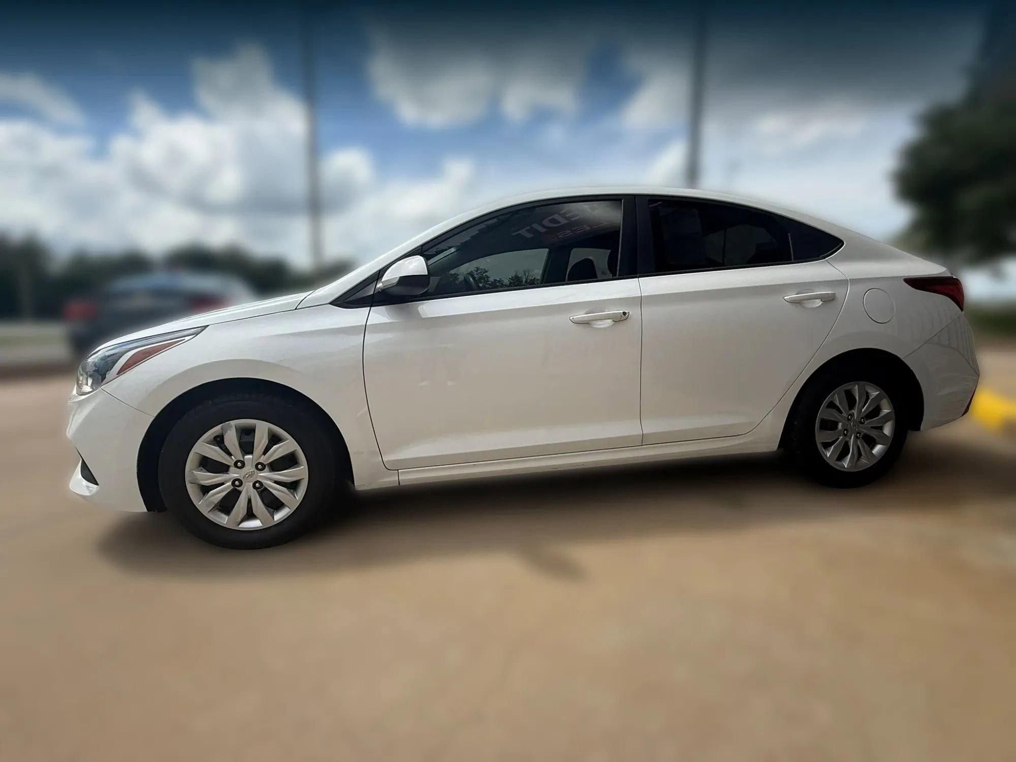 Used 2020 Hyundai Accent SE FWD image 4