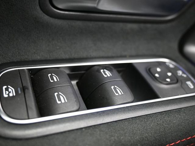 Used 2023 Mercedes-Benz CLA 250 4MATIC image 35