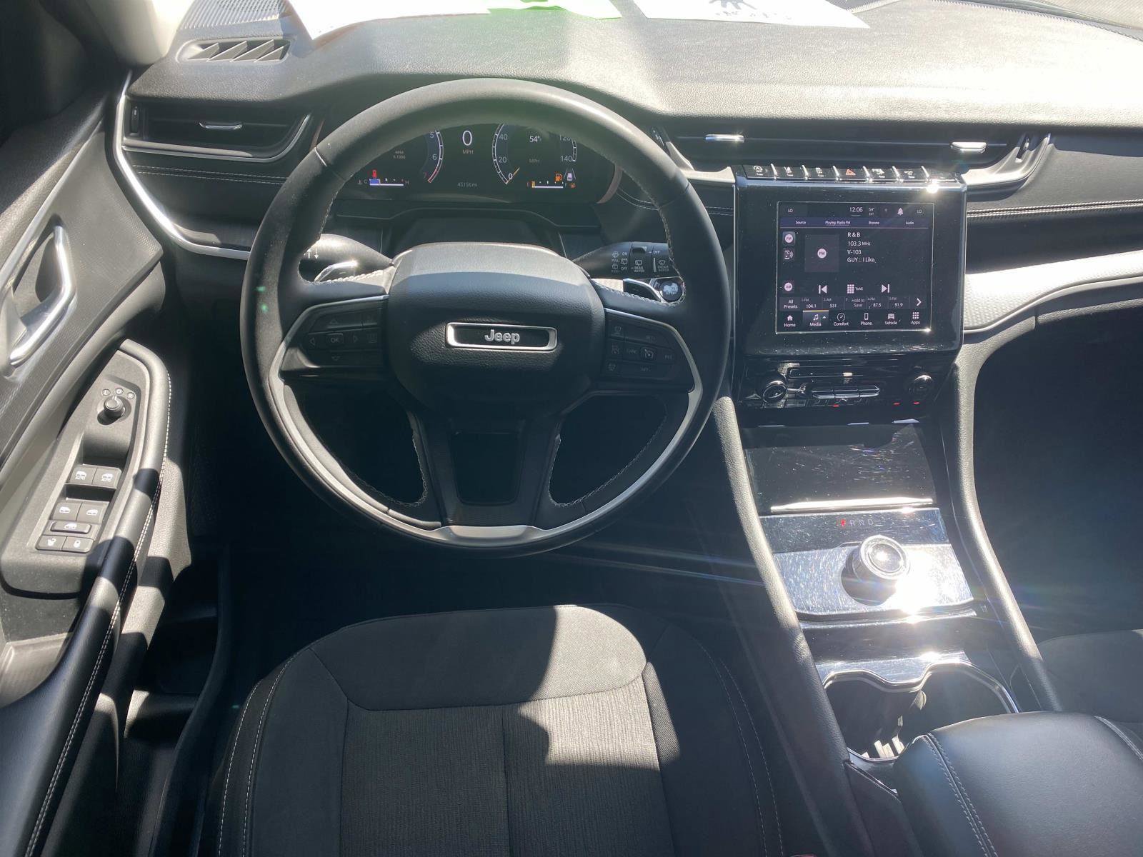 Used 2023 Jeep Grand Cherokee L Laredo image 19