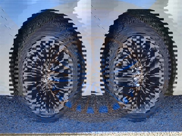 Used 2016 Toyota Avalon XLE image 32