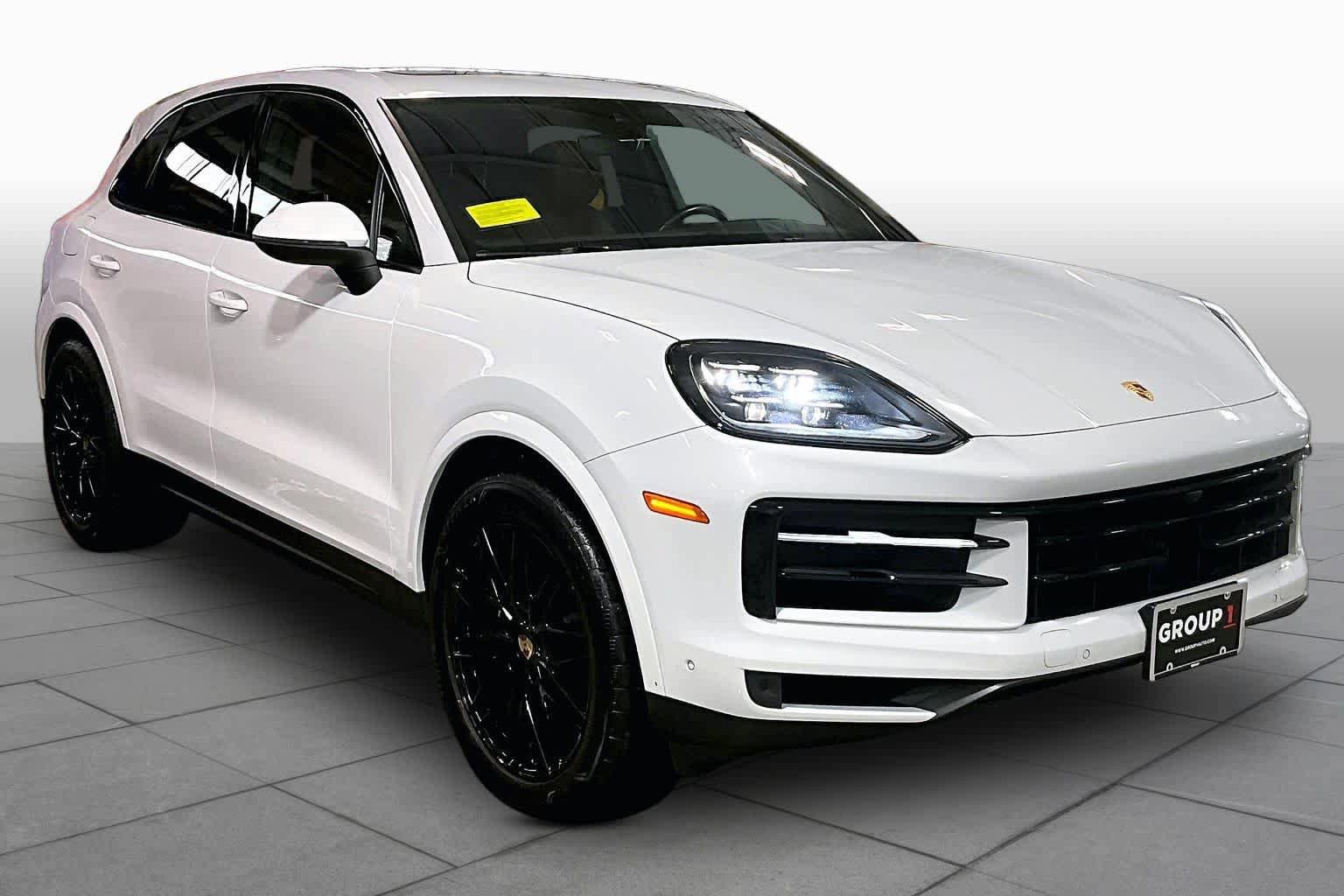 Used 2024 Porsche Cayenne AWD/4WD image 3