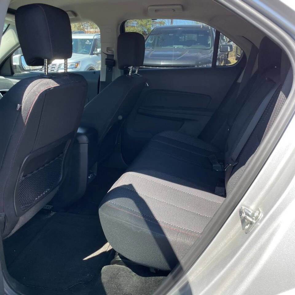 Used 2017 Chevrolet Equinox LT w/ Convenience Package image 28