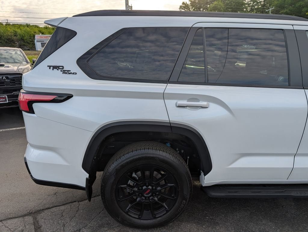 Certified 2025 Toyota Sequoia Limited w/ TRD Off-Road Package AWD/4WD image 9