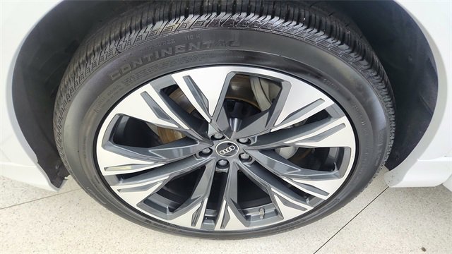 Used 2025 Audi Q8 Prestige w/ Prestige Package image 61