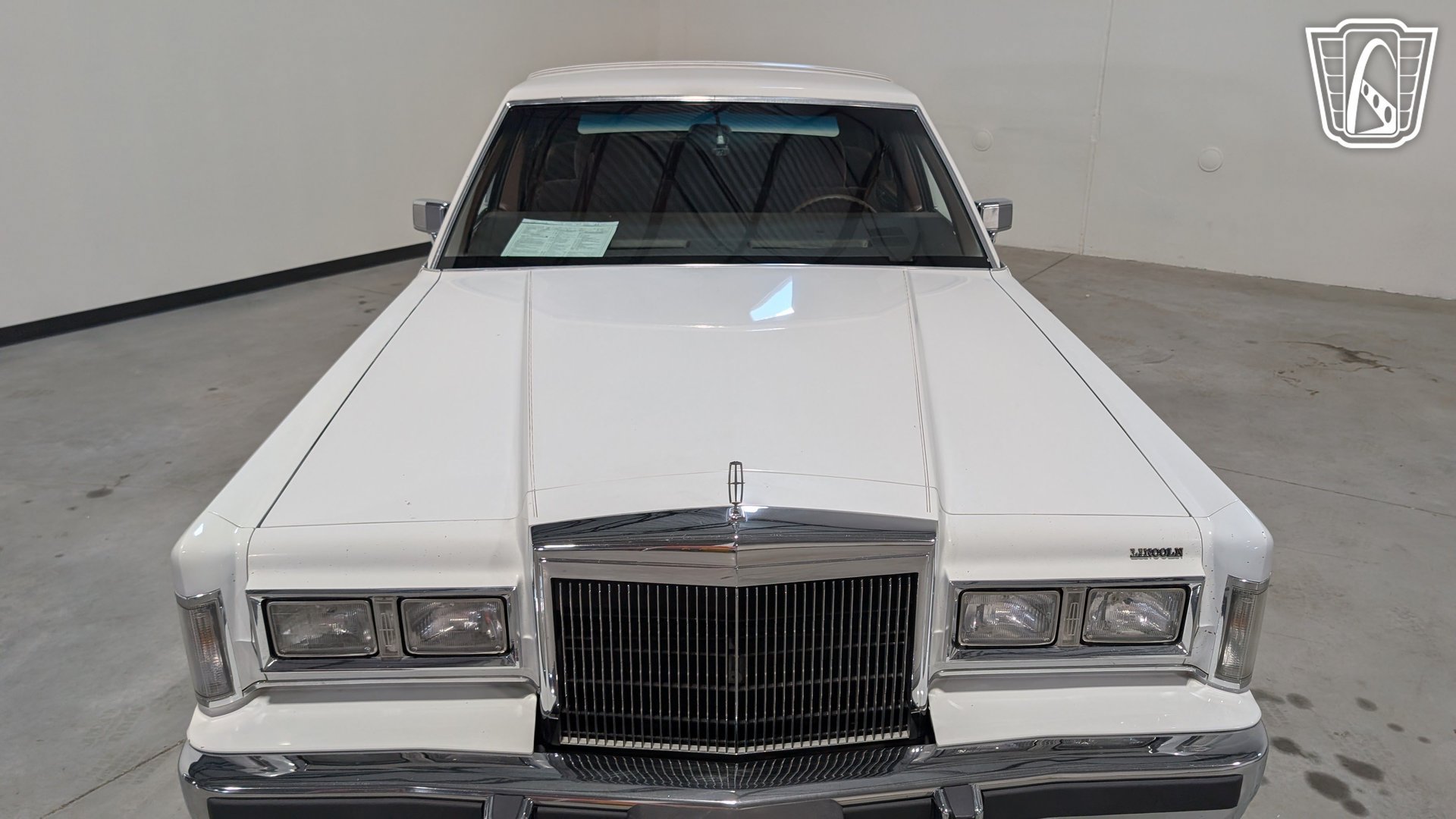 Used 1988 Lincoln Town Car RWD image 20
