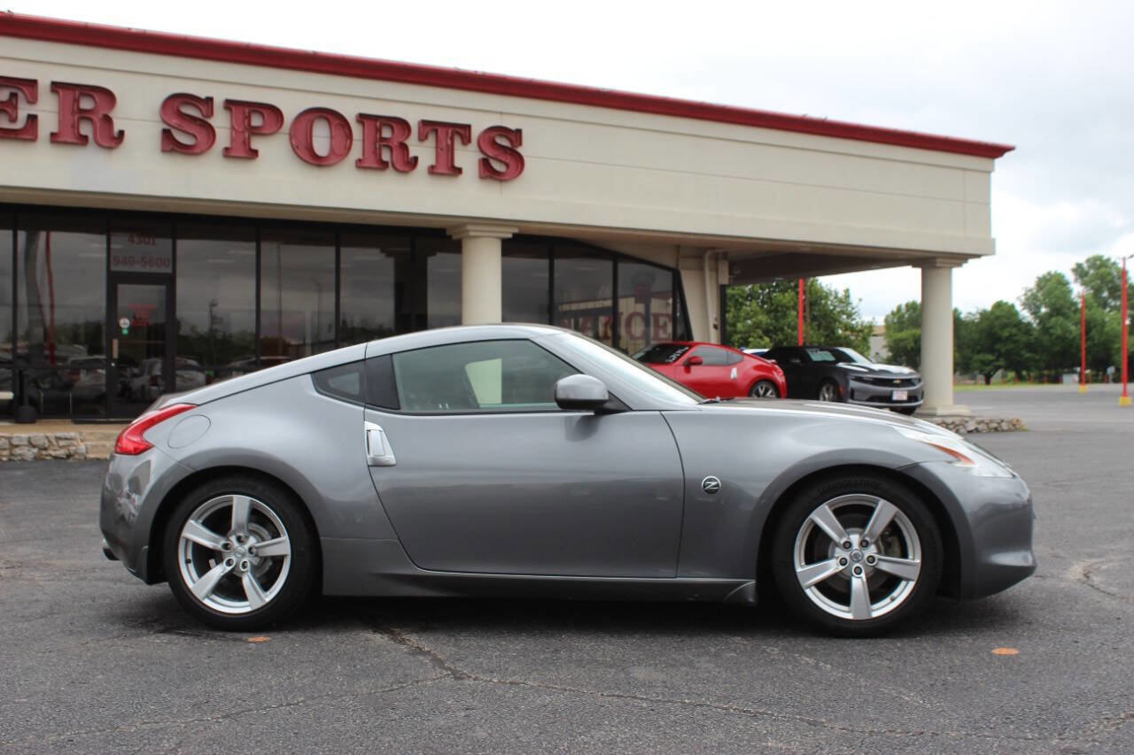 Used 2011 Nissan 370Z Coupe image 3