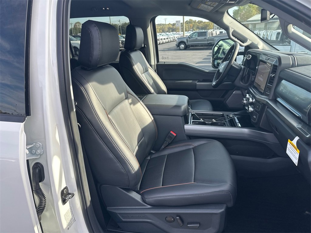 New 2026 Ford F250 Lariat w/ Black Appearance Package image 13