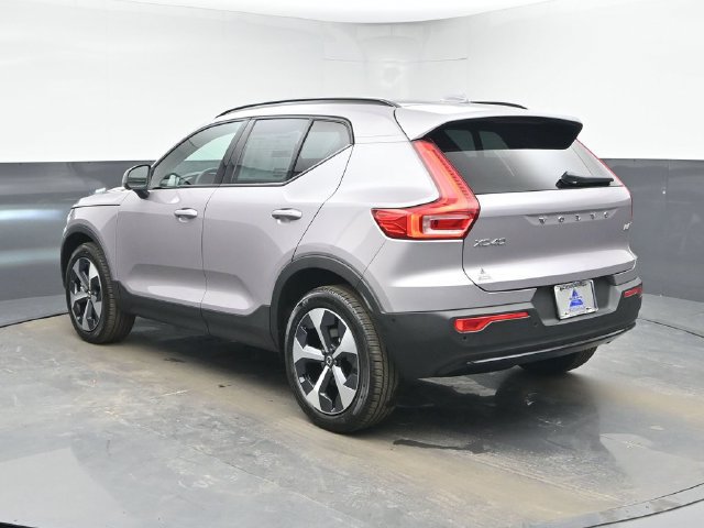New 2026 Volvo XC40 B5 Plus w/ Protection Package Premier AWD/4WD image 6