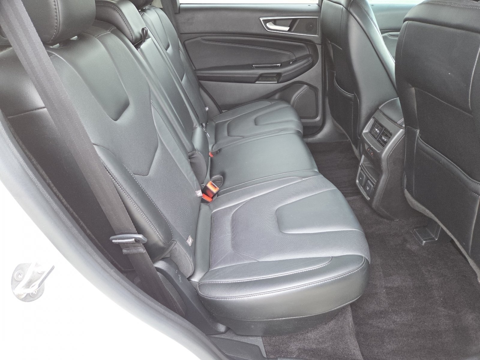 Used 2015 Ford Edge Titanium w/ Equipment Group 301A AWD/4WD image 22