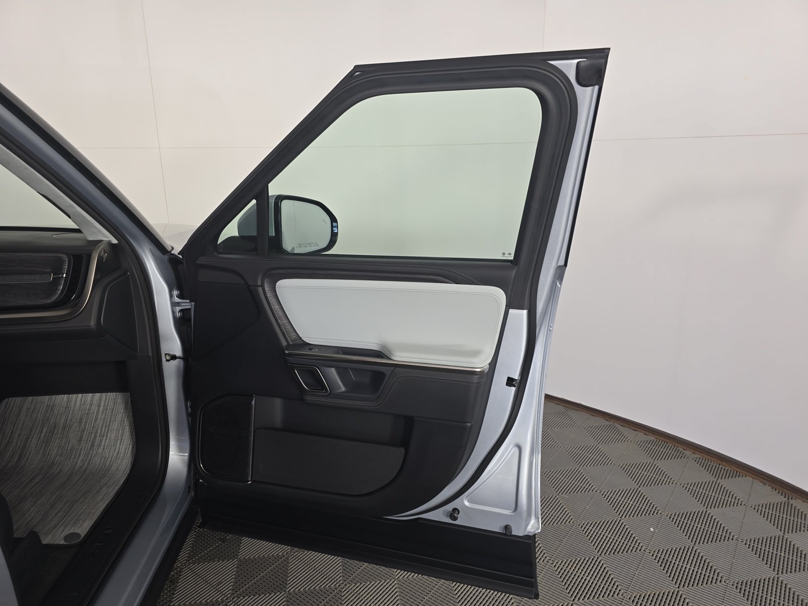Used 2023 Rivian R1S Adventure Quad AWD/4WD image 18