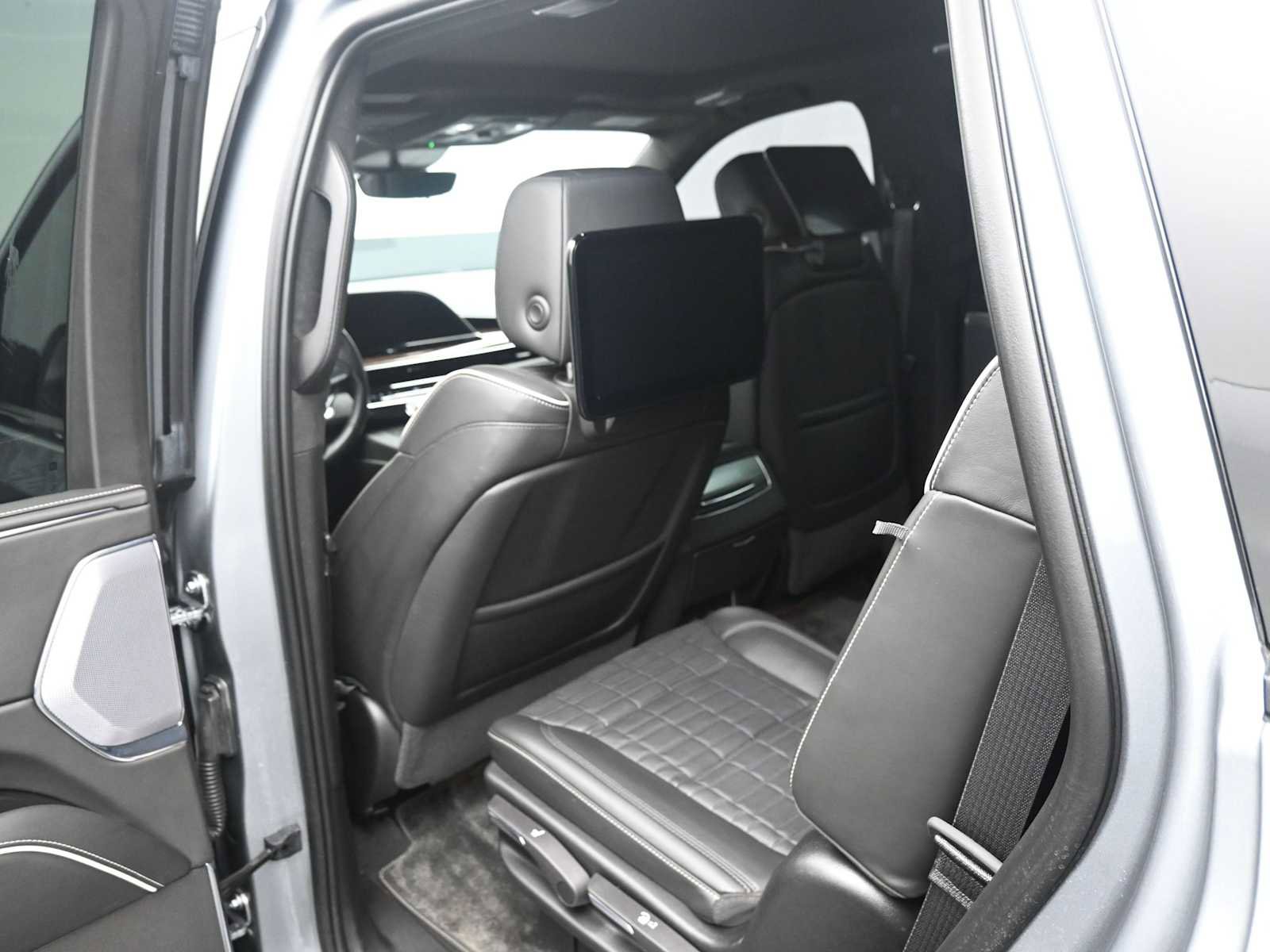 Used 2023 Cadillac Escalade Sport Platinum image 16
