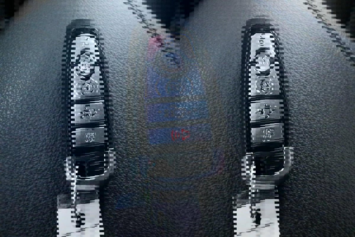 Used 2023 Ford F150 Lariat w/ FX4 Off-Road Package image 21