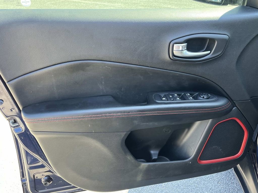 Used 2019 Jeep Compass Trailhawk image 24