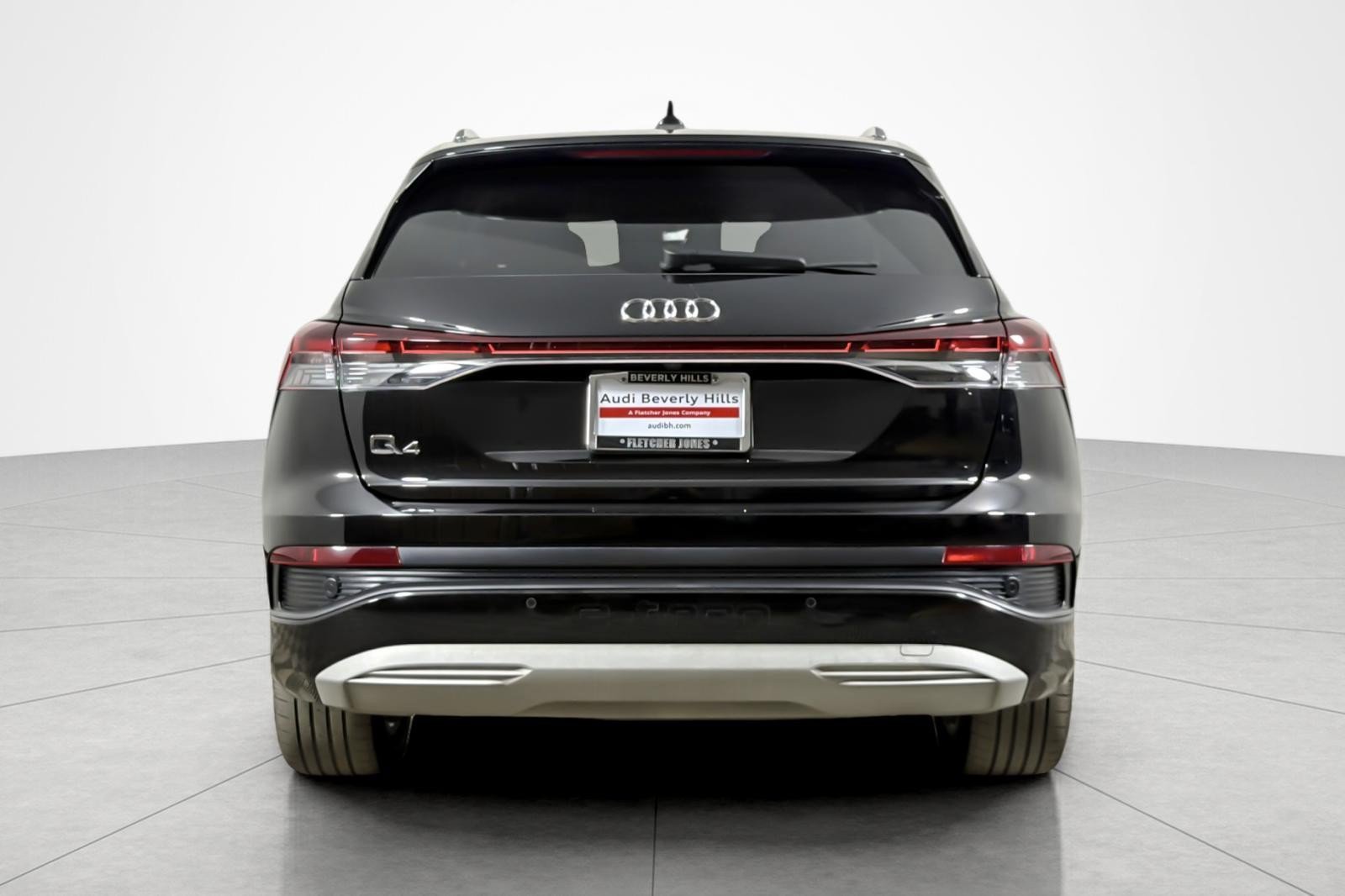 Used 2023 Audi Q4 e-tron Premium Plus w/ Premium Plus RWD image 4