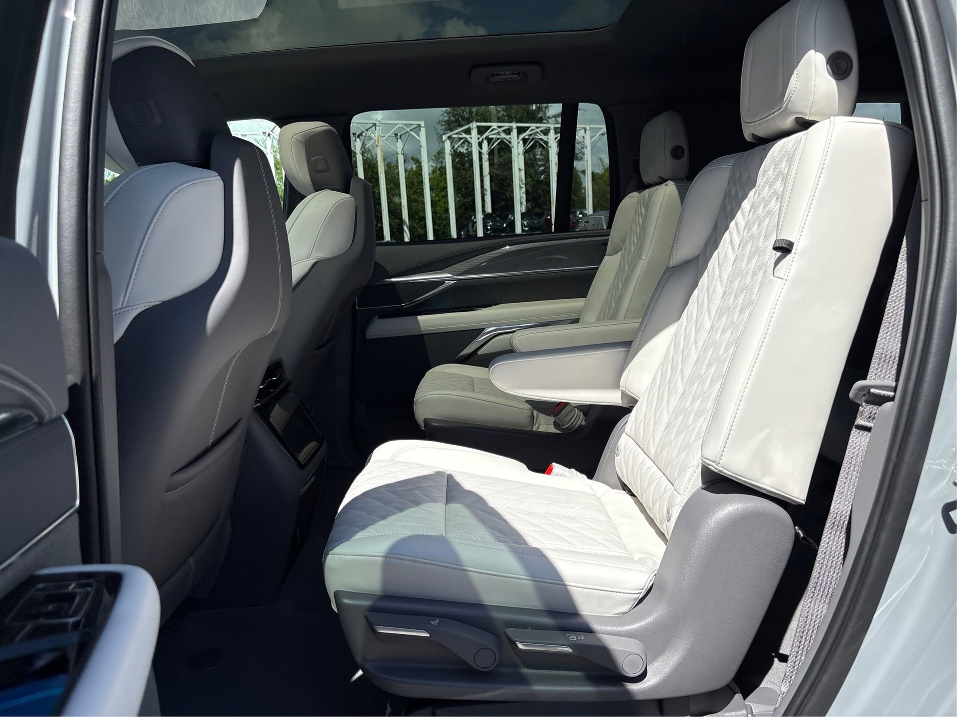 New 2026 Cadillac Escalade IQL Sport 1 w/ LPO, ONYX Package image 10