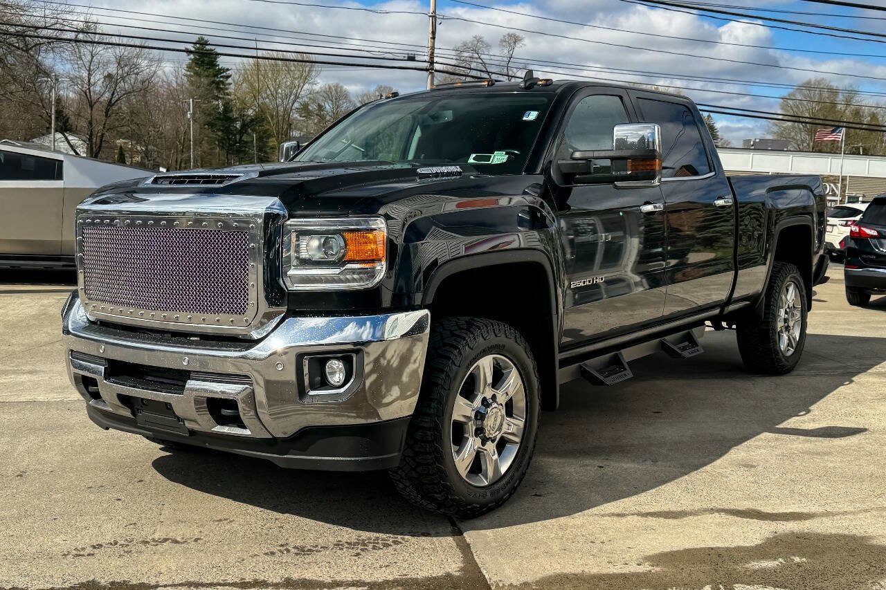 Used 2019 GMC Sierra 2500 SLT w/ Duramax Plus Package AWD/4WD image 7
