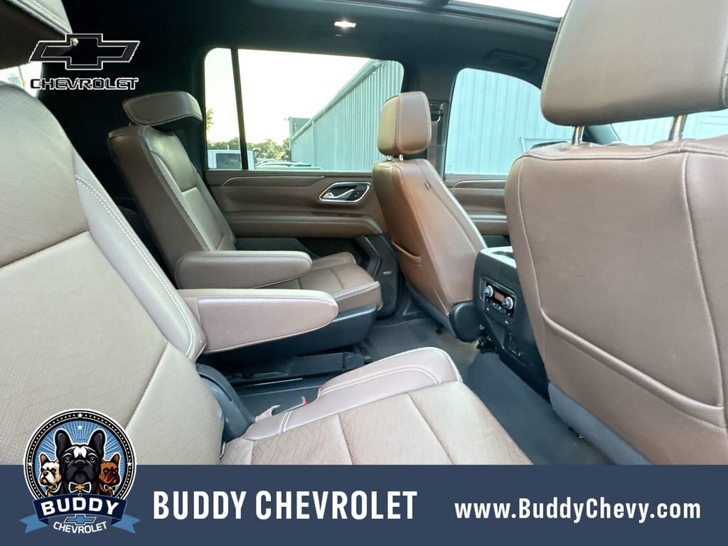 Used 2022 Chevrolet Suburban High Country w/ Premium Package AWD/4WD image 29