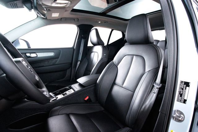 Certified 2025 Volvo XC40 B5 Ultra w/ Protection Package Premier image 20