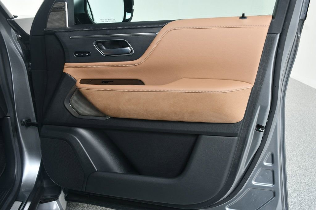 Used 2025 INFINITI QX80 Sensory image 24