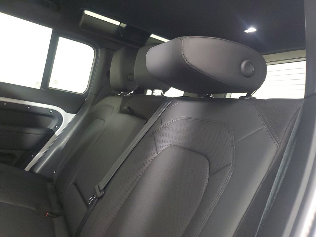 Used 2025 Land Rover Defender 110 S image 11