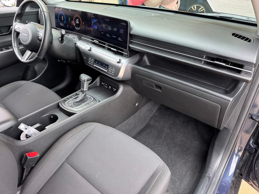 Certified 2025 Hyundai Kona SEL AWD/4WD image 16