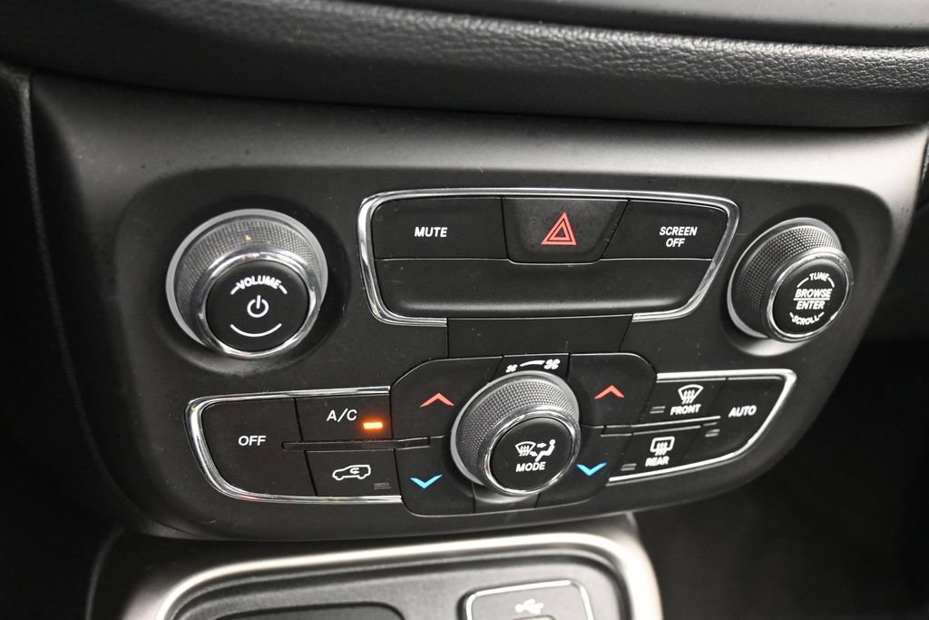 Used 2018 Jeep Compass Latitude w/ Popular Equipment Group AWD/4WD image 24