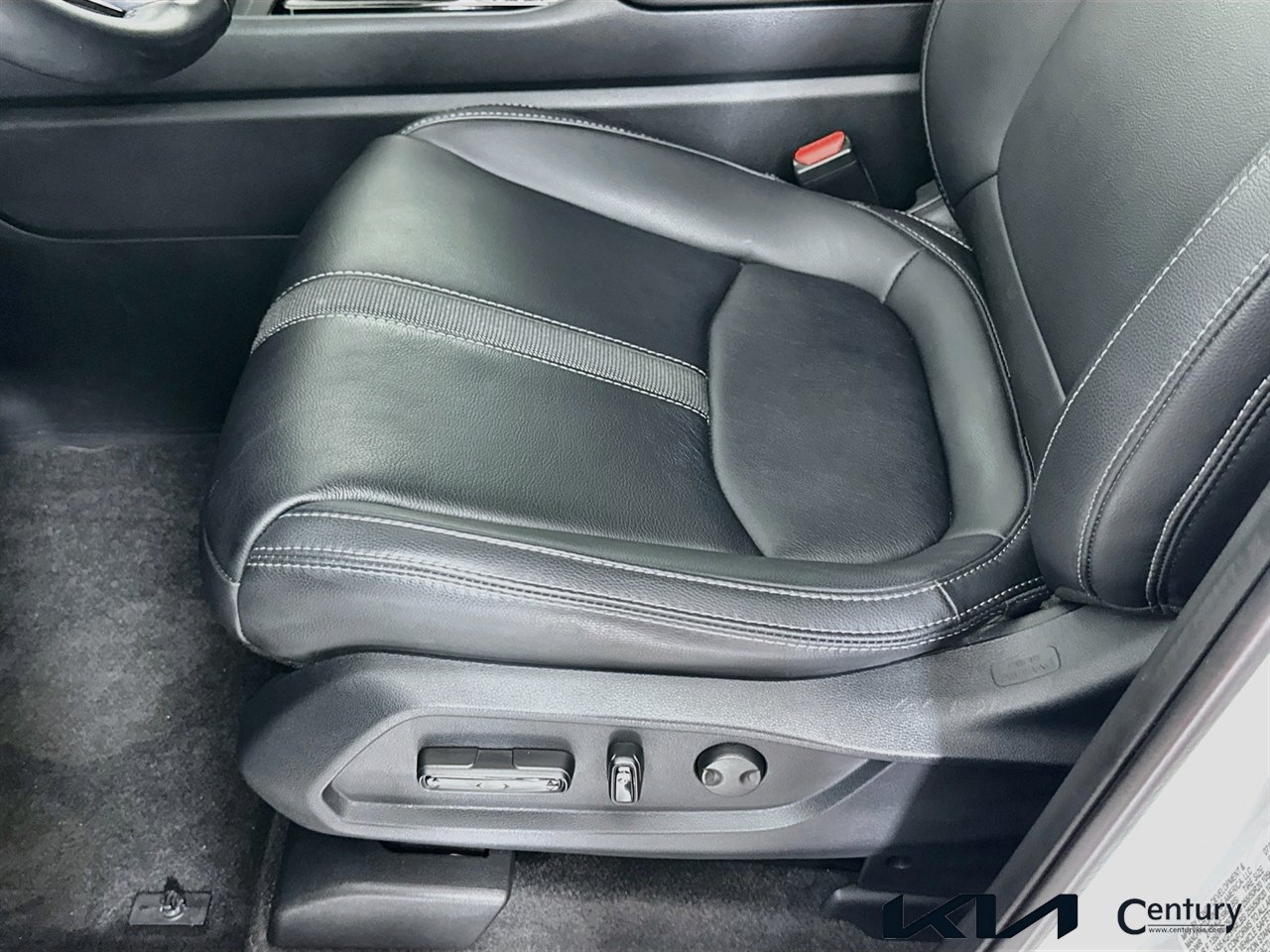 Used 2023 Honda Pilot Touring image 19
