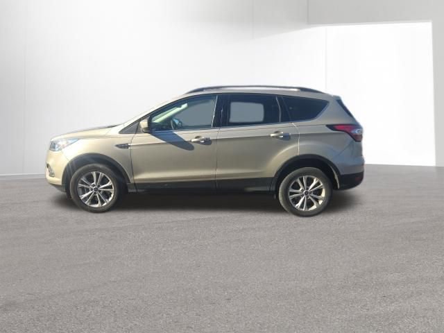 Used 2017 Ford Escape SE w/ Equipment Group 201A image 2
