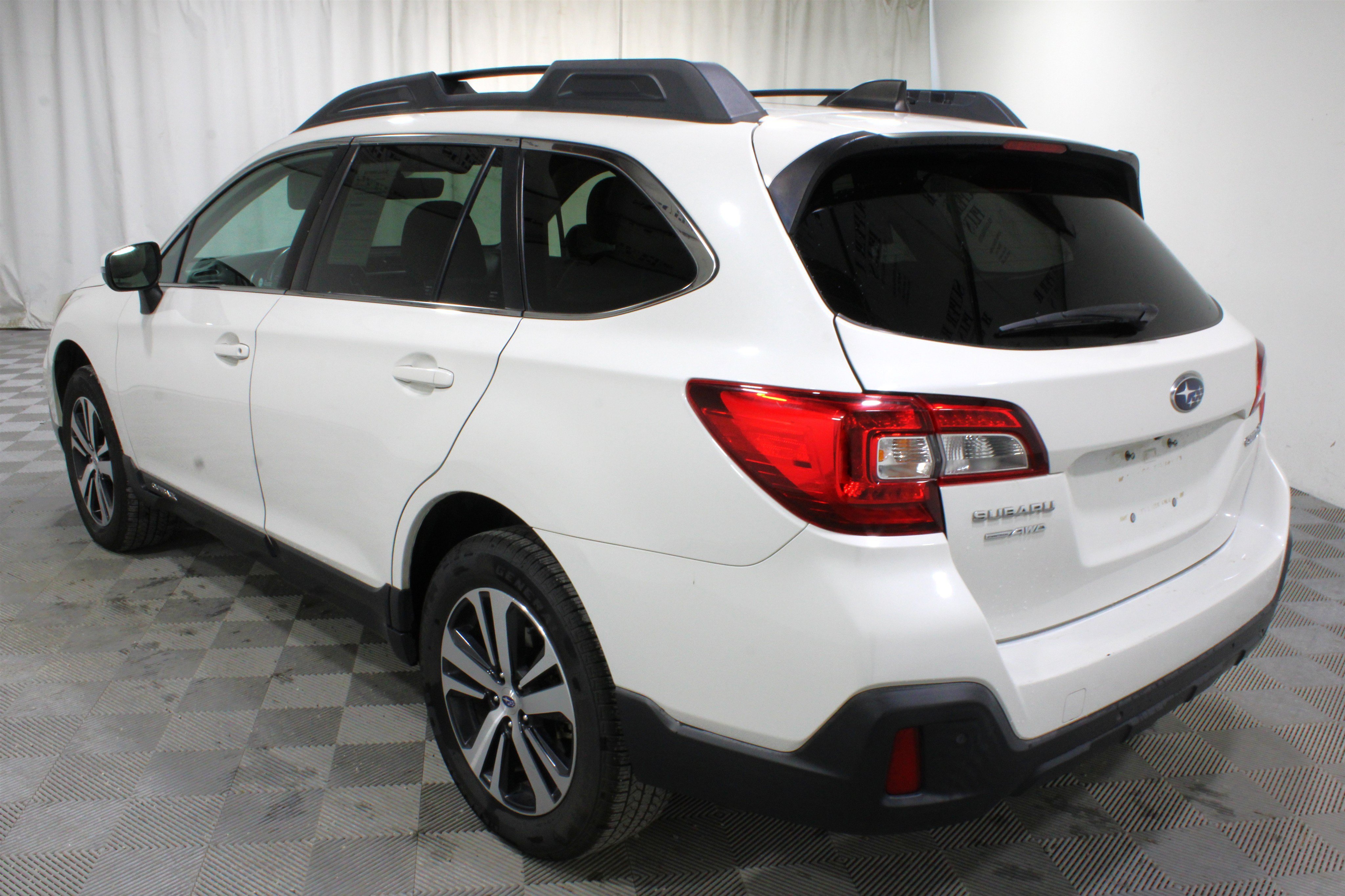 Used 2018 Subaru Outback 2.5i Limited AWD/4WD image 30
