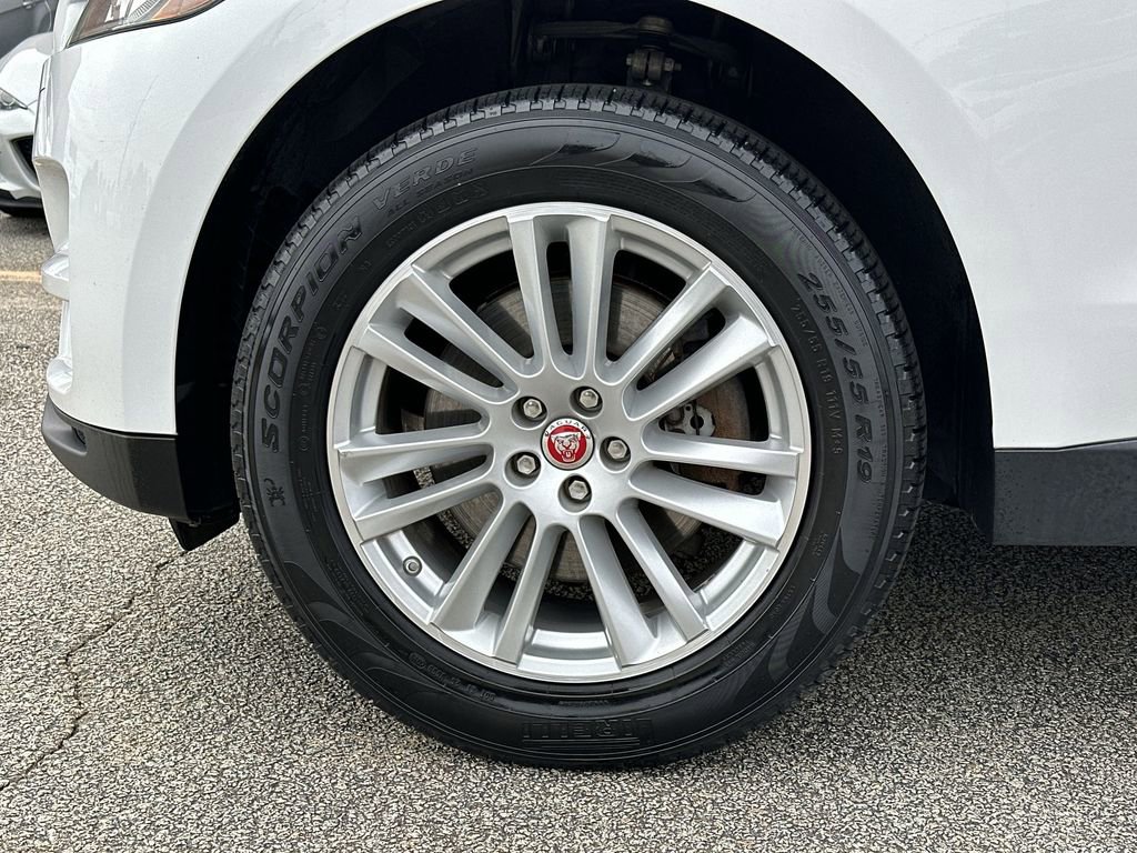 Used 2019 Jaguar F-PACE Prestige image 10