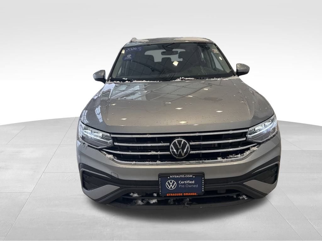 Used 2024 Volkswagen Tiguan SE image 10