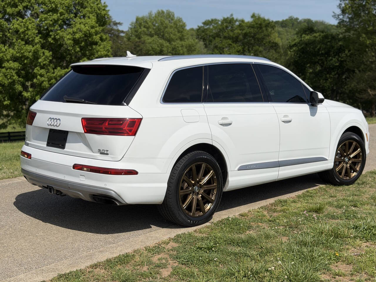 Used 2017 Audi Q7 3.0T Premium Plus image 10