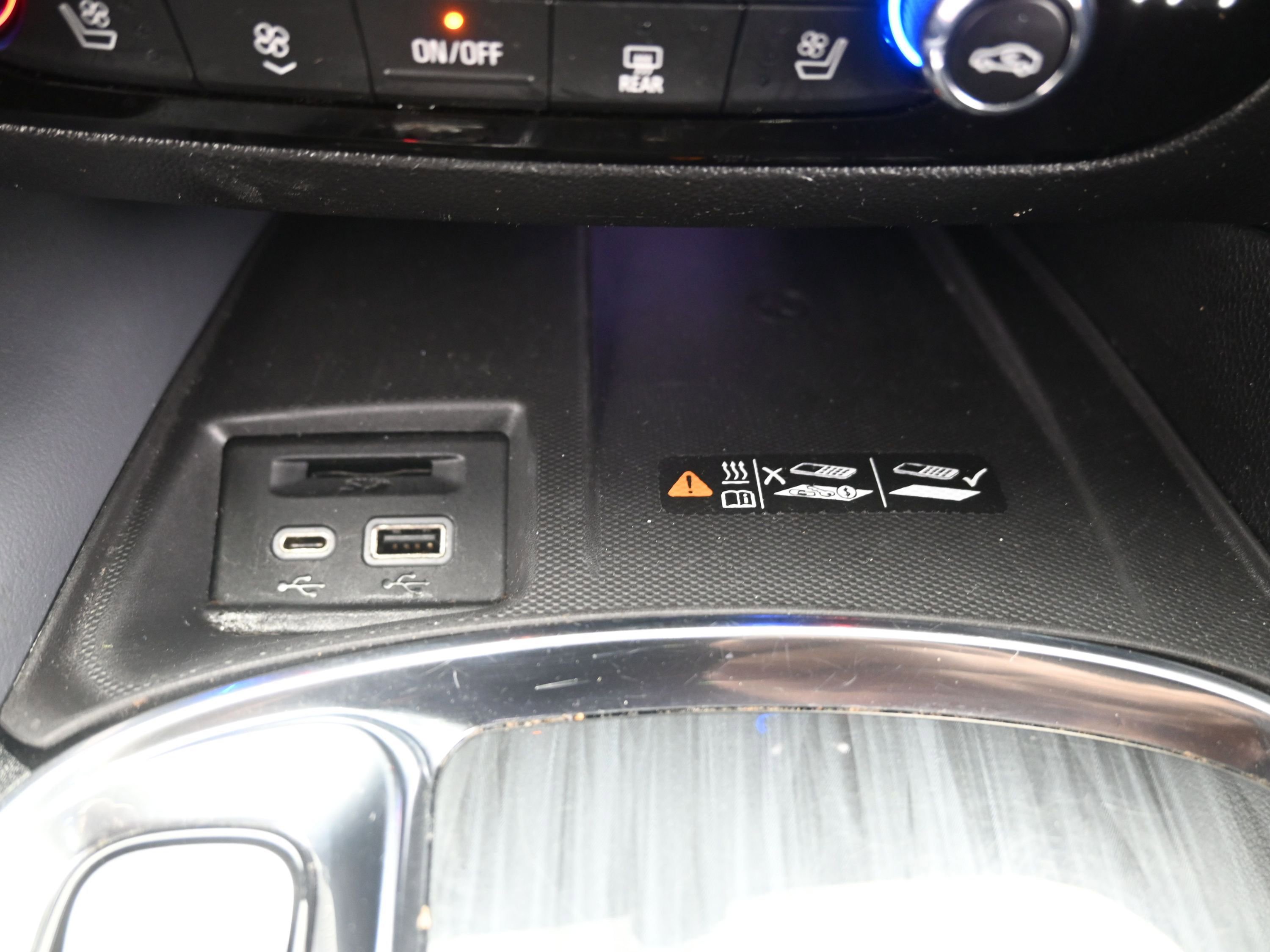 Used 2024 Buick Enclave Premium image 19