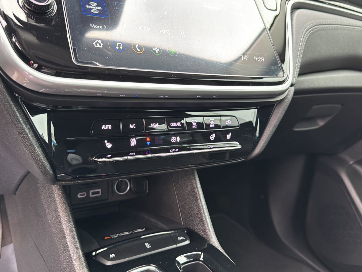 Used 2023 Chevrolet Bolt EUV LT w/ Comfort Package image 23