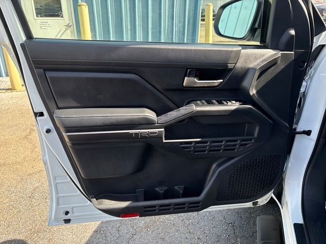 Used 2025 Toyota Tacoma TRD Sport image 8