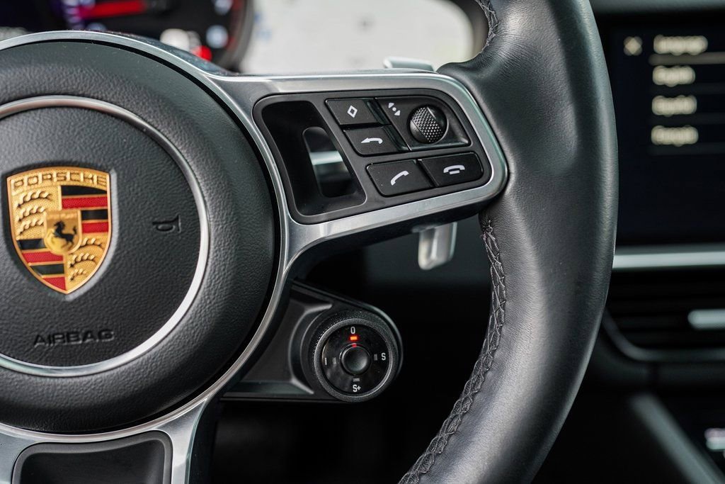 Used 2023 Porsche Cayenne Coupe w/ Premium Package image 28