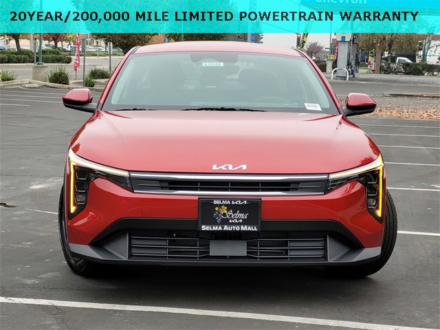 New 2025 Kia K4 LXS image 2
