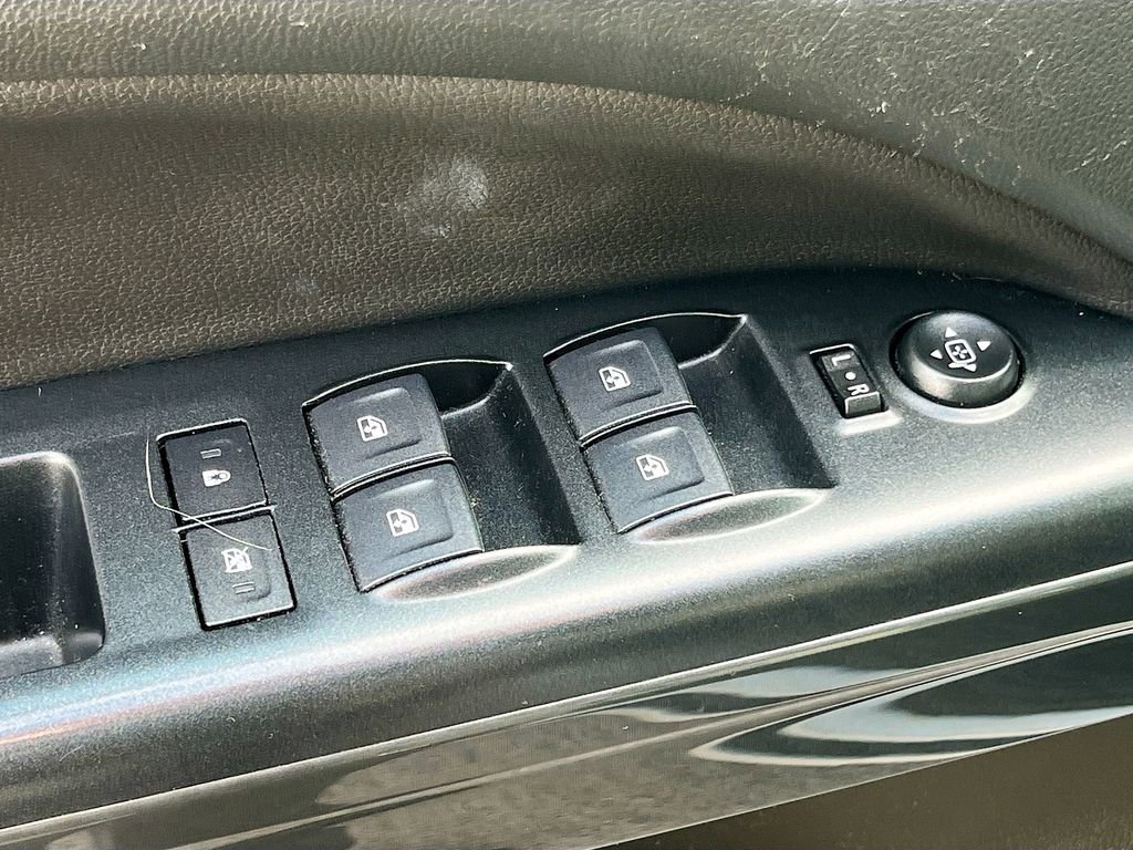 Used 2022 GMC Canyon AT4 image 17