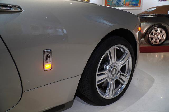 Used 2016 Rolls-Royce Wraith RWD image 9
