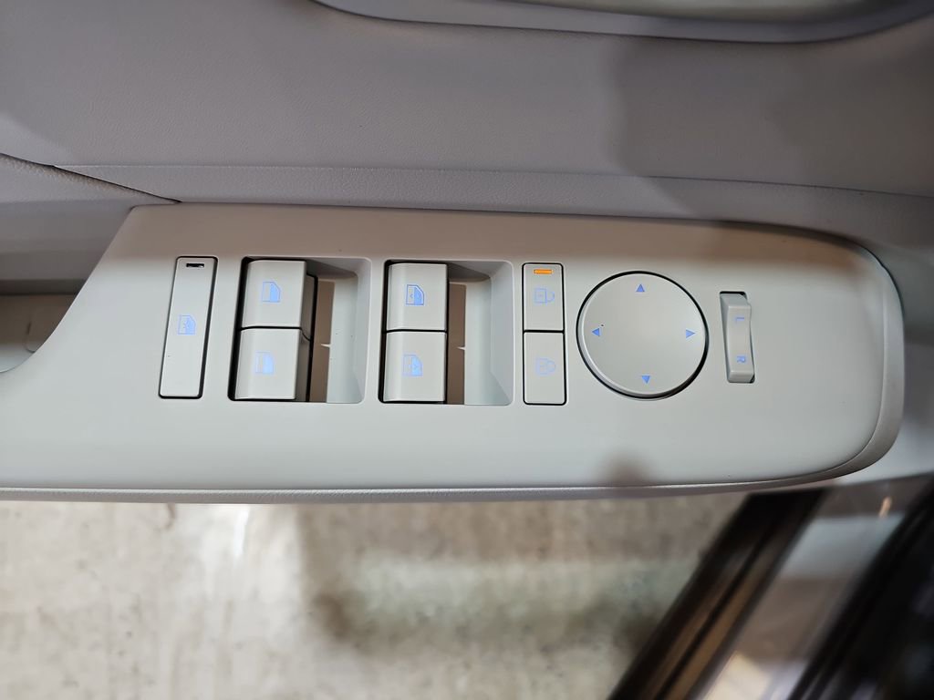 New 2026 Hyundai Kona Limited FWD image 27