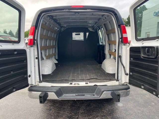 Used 2024 Chevrolet Express 2500 w/ Driver Convenience Package RWD image 25